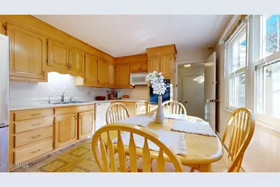 612 East New Lenox Rd, Pittsfield, MA 01201 - Photo 18