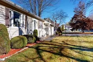 612 E New Lenox Rd, Pittsfield, MA 01201 - Photo 4