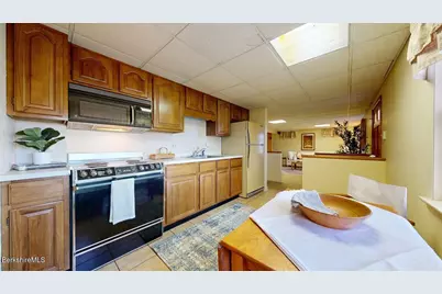 612 East New Lenox Rd, Pittsfield, MA 01201 - Photo 34