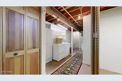 612 East New Lenox Rd, Pittsfield, MA 01201 - Photo 38