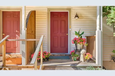 2 W Rose Ct, Great Barrington, MA 01230 - Photo 2