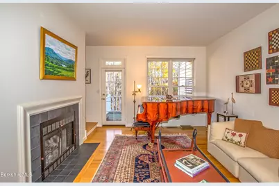 1136 Barker Rd #18, Pittsfield, MA 01201 - Photo 6