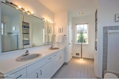 1136 Barker Rd #18, Pittsfield, MA 01201 - Photo 24