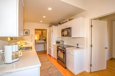 1136 Barker Rd #18, Pittsfield, MA 01201 - Photo 16