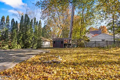 145 Bartlett Ave, Pittsfield, MA 01201 - Photo 38