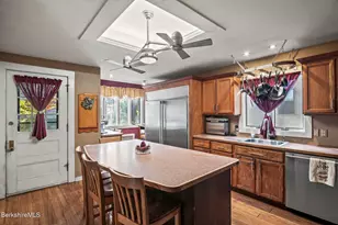 145 Bartlett Ave, Pittsfield, MA 01201 - Photo 22