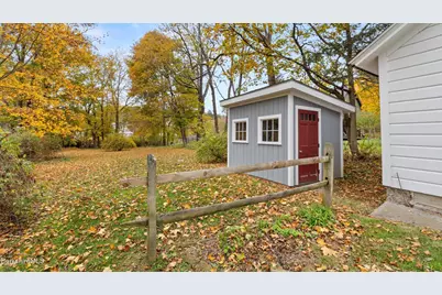 81 Castle Hill Ave, Great Barrington, MA 01230 - Photo 6