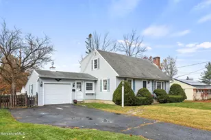 171 Pine Grove Dr, Pittsfield, MA 01201 - Photo 2