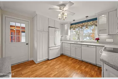 171 Pine Grove Dr, Pittsfield, MA 01201 - Photo 18