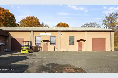 17 Taconic Park Dr, Pittsfield, MA 01201 - Photo 6