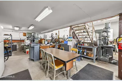 17 Taconic Park Dr, Pittsfield, MA 01201 - Photo 20