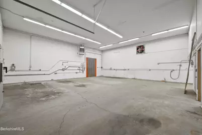 17 Taconic Park Dr, Pittsfield, MA 01201 - Photo 12