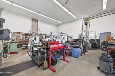 17 Taconic Park Dr, Pittsfield, MA 01201 - Photo 18