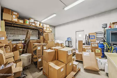 17 Taconic Park Dr, Pittsfield, MA 01201 - Photo 14