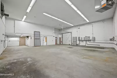 17 Taconic Park Dr, Pittsfield, MA 01201 - Photo 14