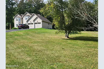 10 Lillybrook Rd, Pittsfield, MA 01201 - Photo 10