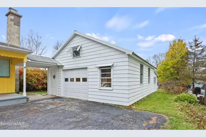 559 Onota St, Pittsfield, MA 01201 - Photo 2