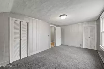 559 Onota St, Pittsfield, MA 01201 - Photo 18