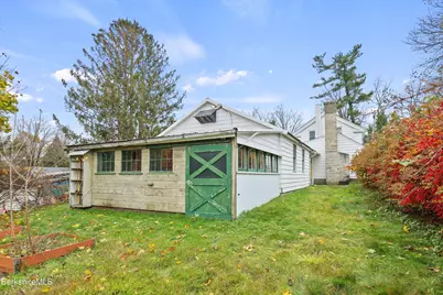 559 Onota St, Pittsfield, MA 01201 - Photo 26