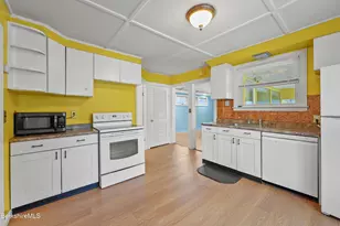 559 Onota St, Pittsfield, MA 01201 - Photo 8