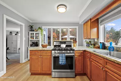 386 Cheshire Rd, Pittsfield, MA 01201 - Photo 12