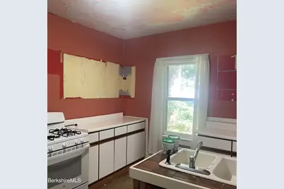 41 Pearl St #1-2, Great Barrington, MA 01230 - Photo 16
