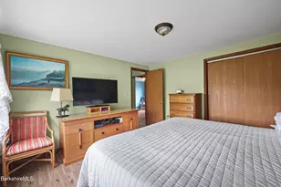 8 Samson St, Pittsfield, MA 01201 - Photo 14