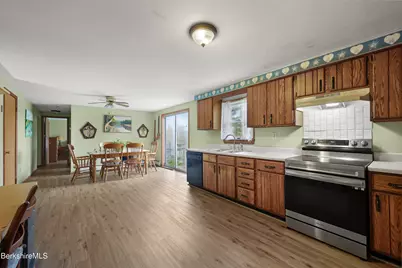 8 Samson St, Pittsfield, MA 01201 - Photo 6