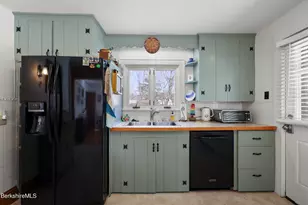 39 Lowden St, Pittsfield, MA 01201 - Photo 14