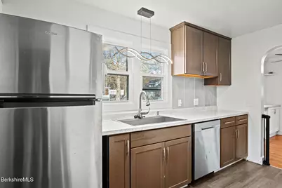 11 McAllister St, Pittsfield, MA 01201 - Photo 4