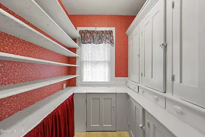 6 Crandall St, Adams, MA 01220 - Photo 4