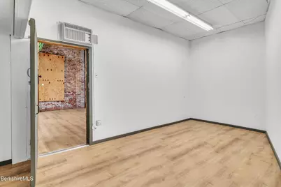 260 Columbus Ave, Pittsfield, MA 01201 - Photo 16