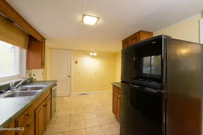 363 Henderson Rd, Williamstown, MA 01267 - Photo 12