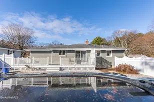 100 Elaine Dr, Pittsfield, MA 01201 - Photo 12