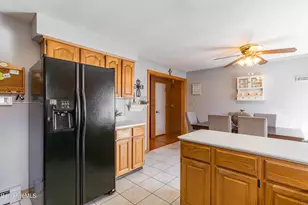 100 Elaine Dr, Pittsfield, MA 01201 - Photo 20