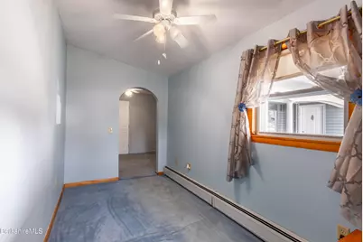 100 Elaine Dr, Pittsfield, MA 01201 - Photo 32