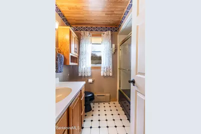 100 Elaine Dr, Pittsfield, MA 01201 - Photo 34