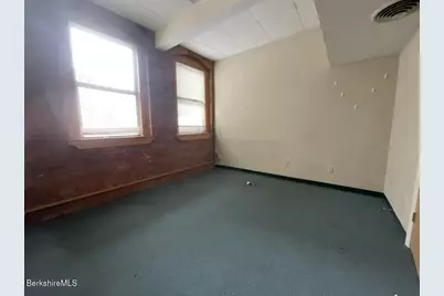34 Depot St, Pittsfield, MA 01201 - Photo 10