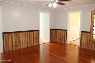 35 Pleasant St, Pittsfield, MA 01201 - Photo 16