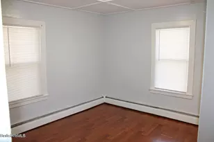 35 Pleasant St, Pittsfield, MA 01201 - Photo 12