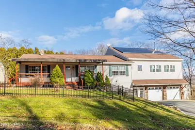 16 Opeechee St, Lanesborough, MA 01237 - Photo 1