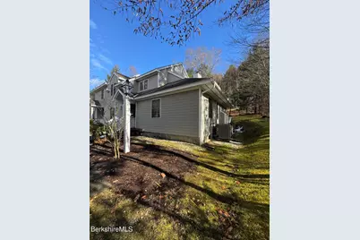 9102 Mountainside Dr, Hancock, MA 01237 - Photo 32
