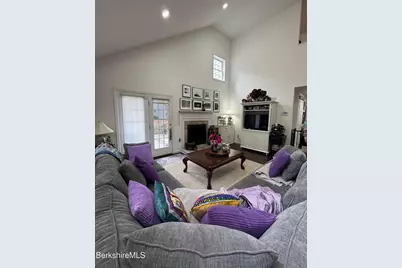 9102 Mountainside Dr, Hancock, MA 01237 - Photo 12