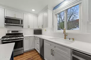 67 Cherry St, North Adams, MA 01247 - Photo 20