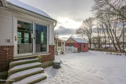 135 Allengate Ave, Pittsfield, MA 01201 - Photo 36