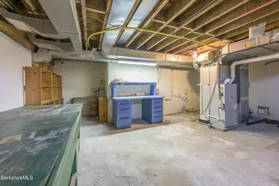 135 Allengate Ave, Pittsfield, MA 01201 - Photo 26