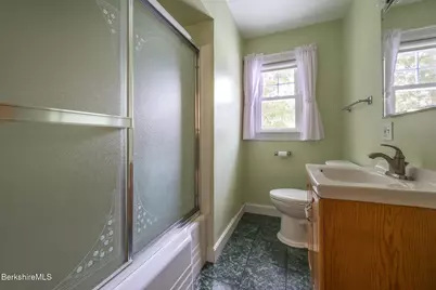 135 Allengate Ave, Pittsfield, MA 01201 - Photo 18