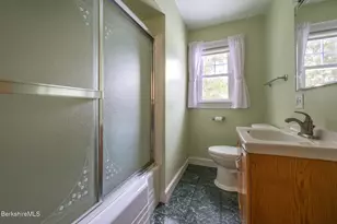 135 Allengate Ave, Pittsfield, MA 01201 - Photo 18