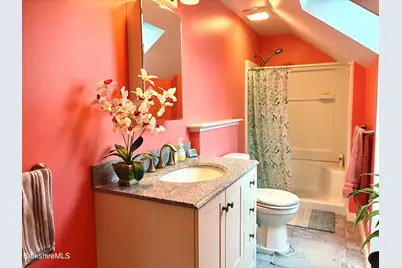 135 Allengate Ave, Pittsfield, MA 01201 - Photo 24