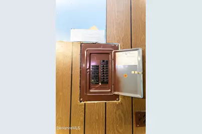 25 Robert St, Pittsfield, MA 01201 - Photo 18